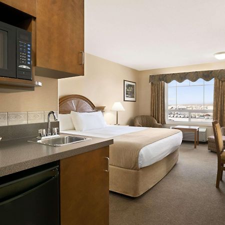 ซูเปอร์ 8 บาย วินด์แฮม ไฮเลเวล แอลเบอร์ตา Hotel ภายนอก รูปภาพ