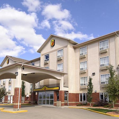 ซูเปอร์ 8 บาย วินด์แฮม ไฮเลเวล แอลเบอร์ตา Hotel ภายนอก รูปภาพ