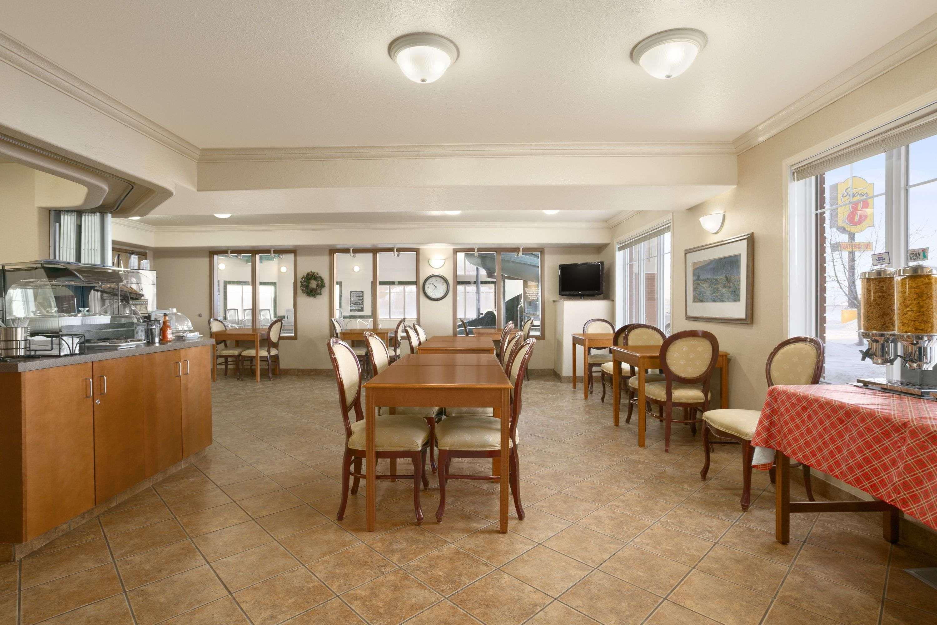 ซูเปอร์ 8 บาย วินด์แฮม ไฮเลเวล แอลเบอร์ตา Hotel ภายนอก รูปภาพ