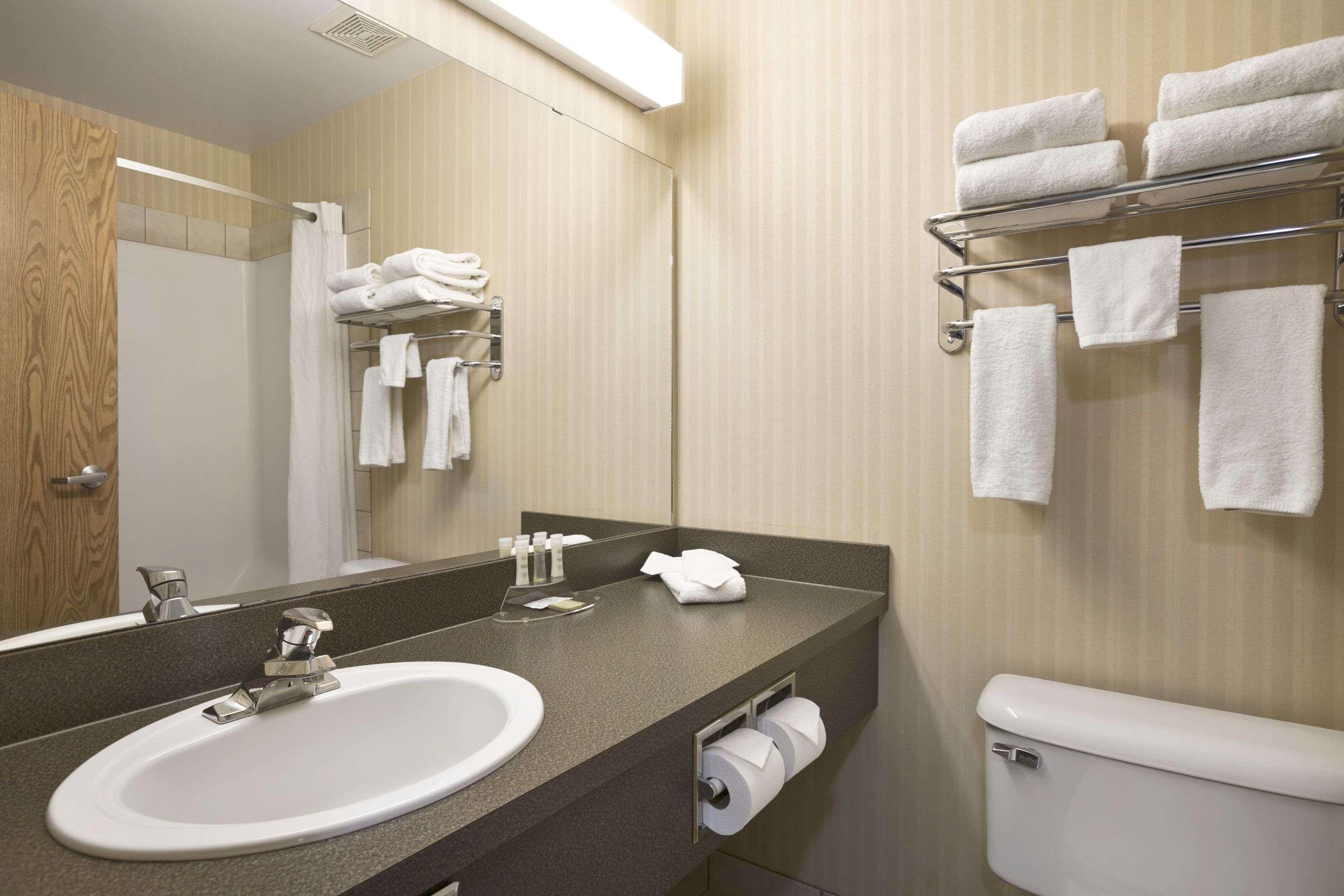 ซูเปอร์ 8 บาย วินด์แฮม ไฮเลเวล แอลเบอร์ตา Hotel ภายนอก รูปภาพ